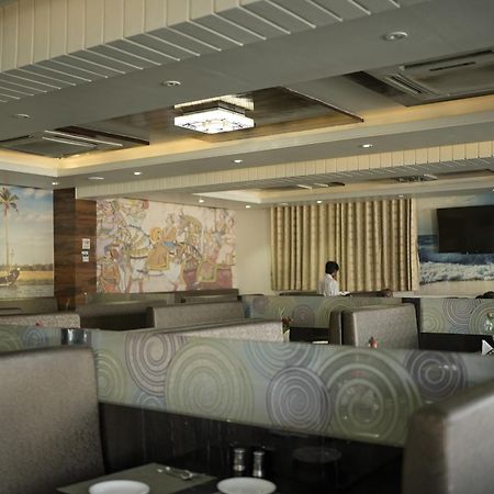 Atharva Hotel 古尔伯加 外观 照片